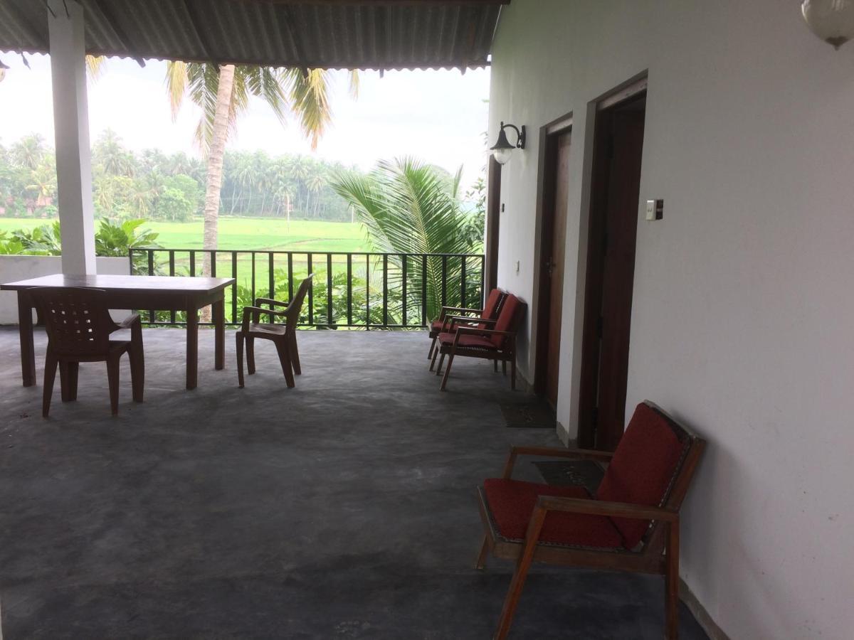 Hotel View Point Tissamaharama Kamer foto